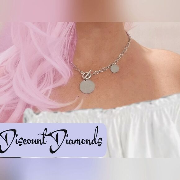 The Love Between Grandmother and Granddaughter Necklace in Sterling Silver - Picture 2 of 3